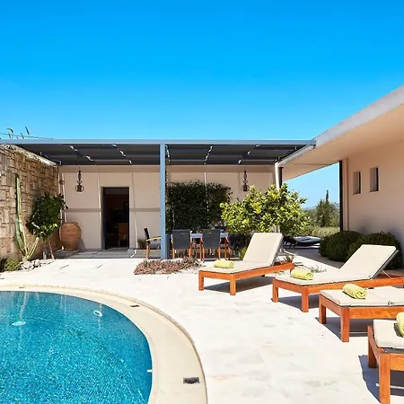 The Longhouse- Pool-sauna-gym- Panormaic Seaview Villa