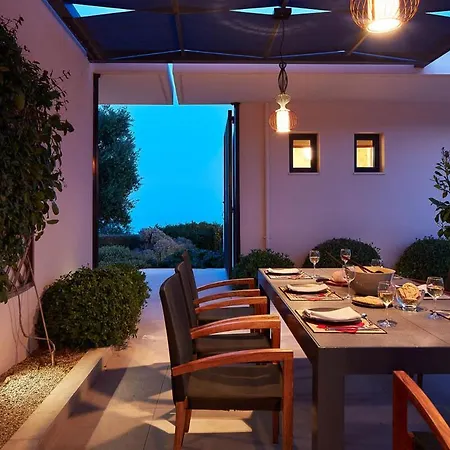 The Longhouse- Pool-sauna-gym- Panormaic Seaview Sellia (Chania)